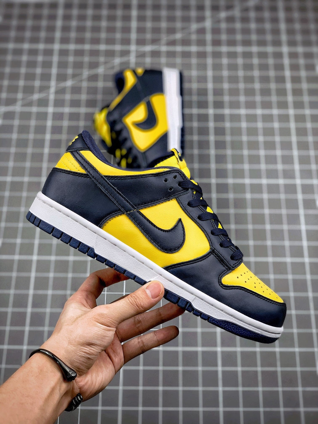 NIKE DUNK LOW "MICHIGAN"